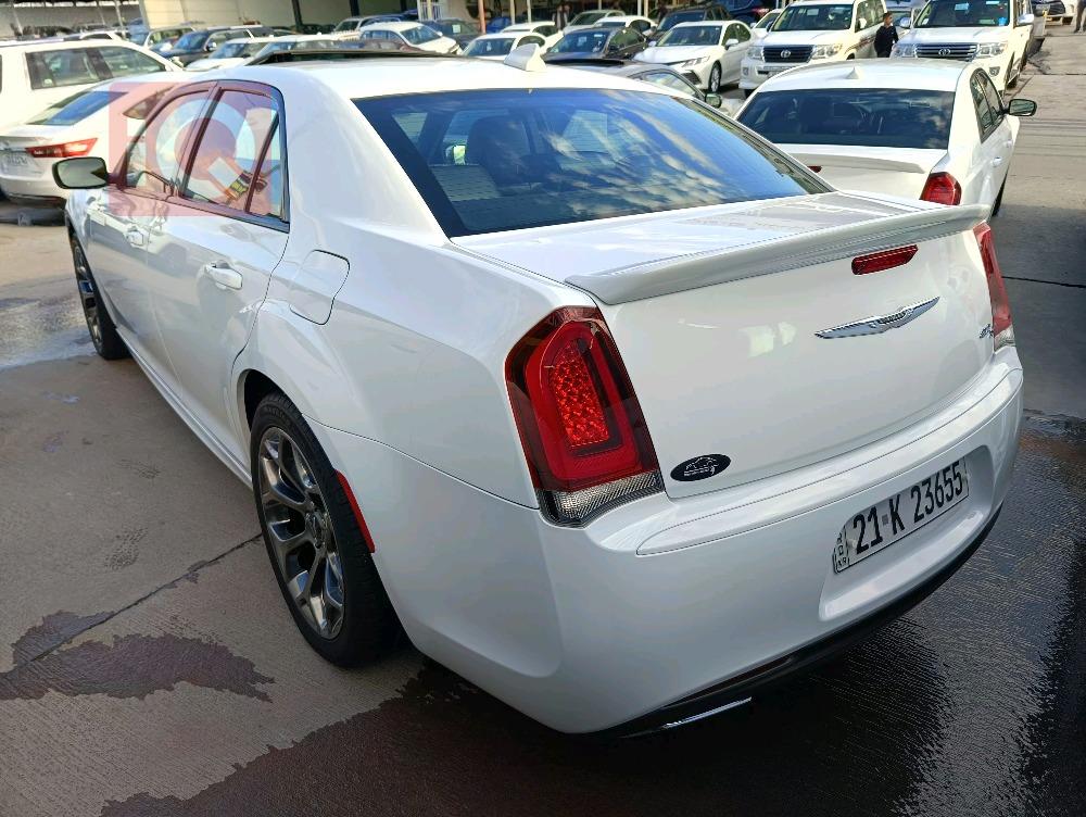 كرايسلر 300